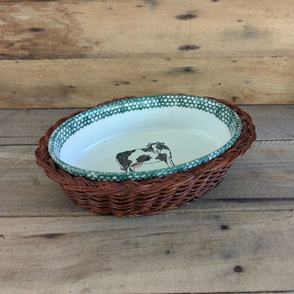 Vintage 1995 Stoneware Cow Casserole Dish by Teamson with Serving Basket - Picture 3 of 11